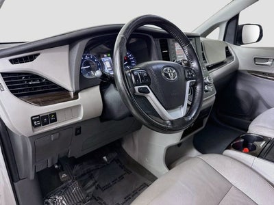 2020 Toyota Sienna XLE 8 Passenger