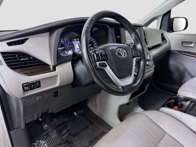 2020 Toyota Sienna XLE 8 Passenger
