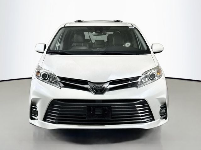 2020 Toyota Sienna XLE 8 Passenger