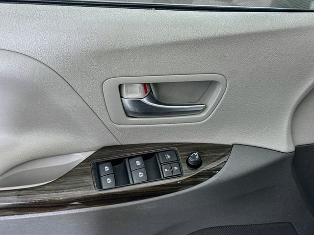 2020 Toyota Sienna XLE 8 Passenger