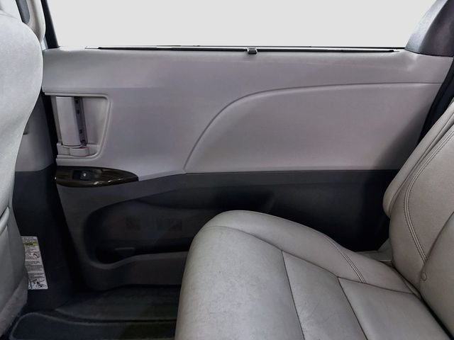 2020 Toyota Sienna XLE 8 Passenger