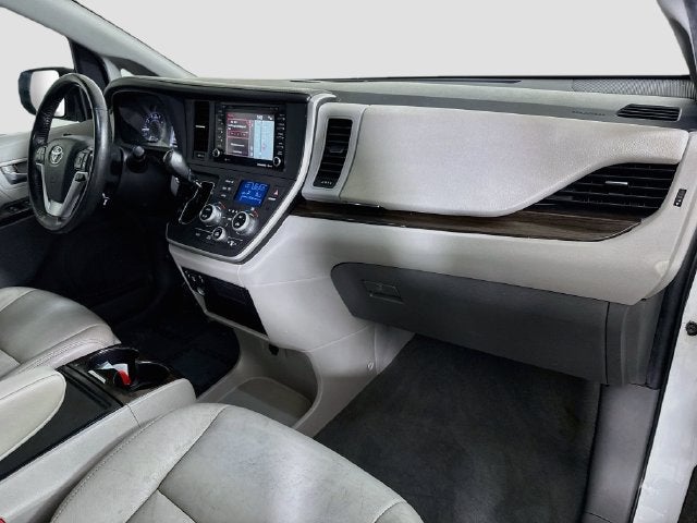 2020 Toyota Sienna XLE 8 Passenger