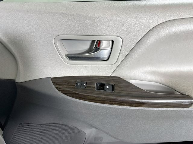 2020 Toyota Sienna XLE 8 Passenger