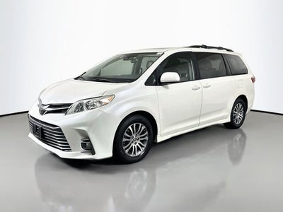 2020 Toyota Sienna XLE 8 Passenger