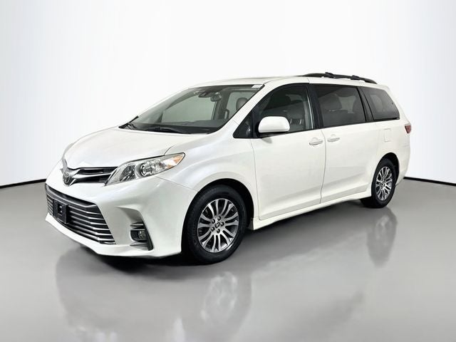 2020 Toyota Sienna XLE 8 Passenger