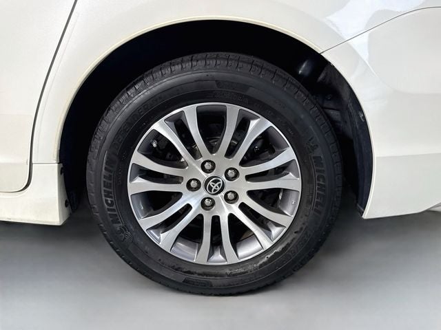 2020 Toyota Sienna XLE 8 Passenger