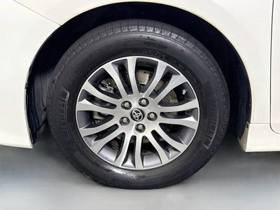 2020 Toyota Sienna XLE 8 Passenger