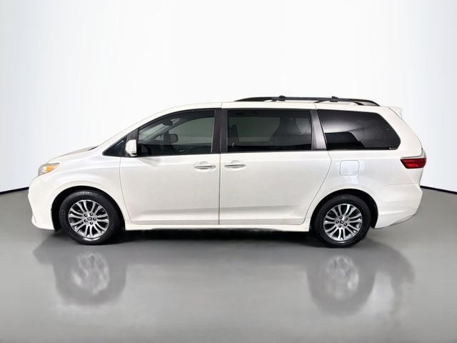 2020 Toyota Sienna XLE 8 Passenger