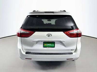 2020 Toyota Sienna XLE 8 Passenger