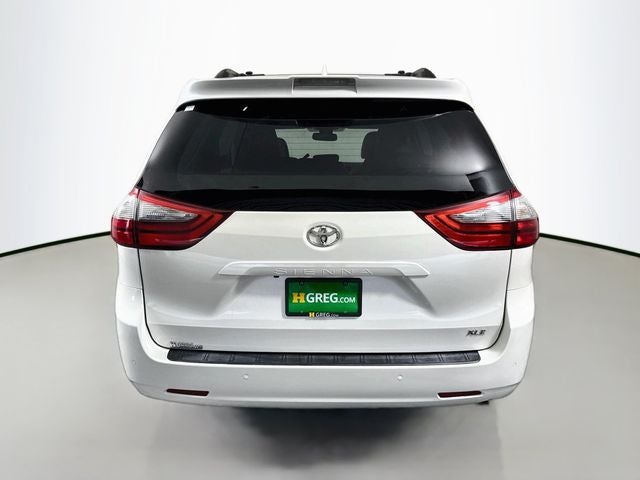 2020 Toyota Sienna XLE 8 Passenger
