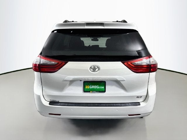 2020 Toyota Sienna XLE 8 Passenger
