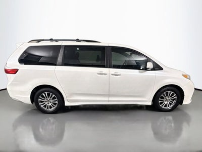 2020 Toyota Sienna XLE 8 Passenger