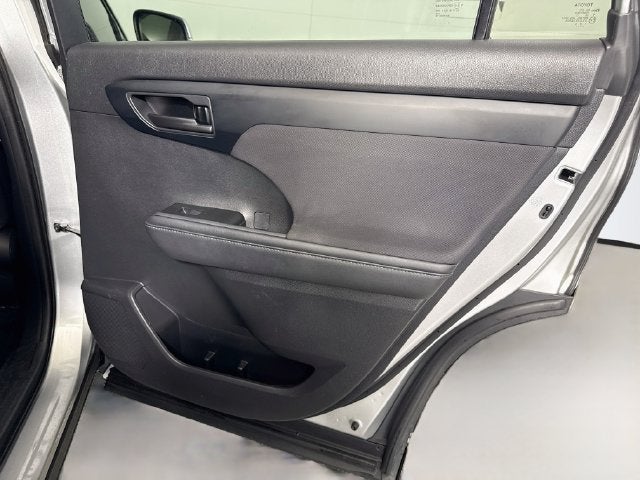 2020 Toyota Highlander LE