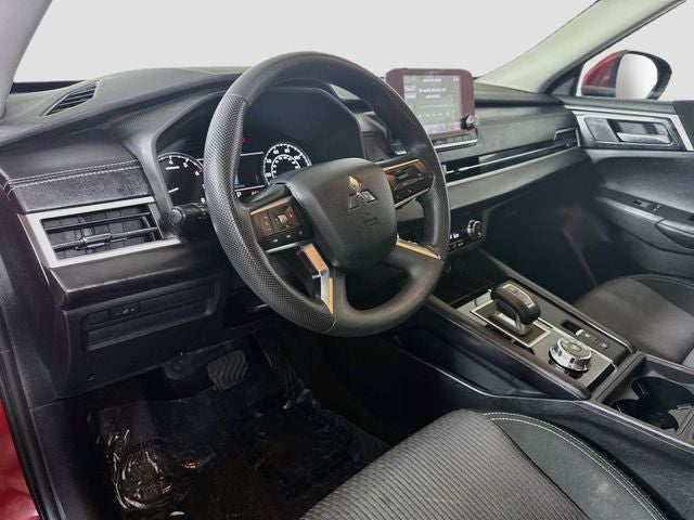 2022 Mitsubishi Outlander ES