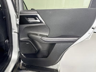 2025 Mitsubishi Outlander ES