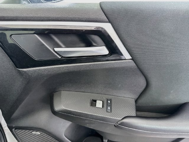 2025 Mitsubishi Outlander ES