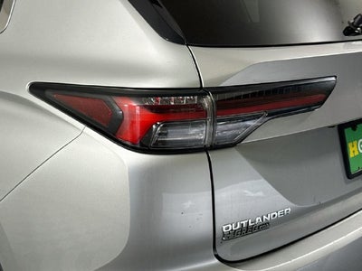 2025 Mitsubishi Outlander ES