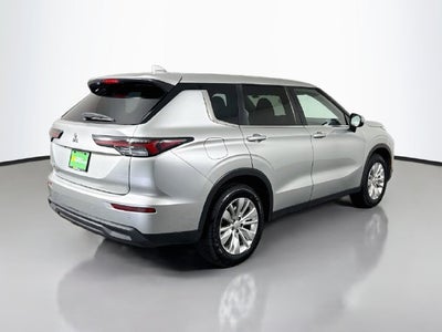 2025 Mitsubishi Outlander ES