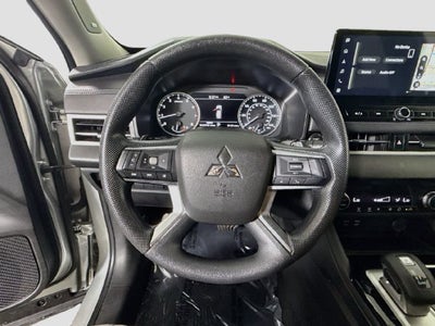 2025 Mitsubishi Outlander ES