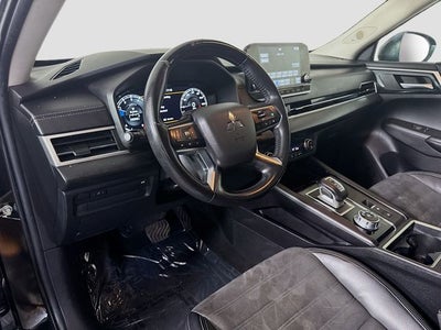 2022 Mitsubishi Outlander SE