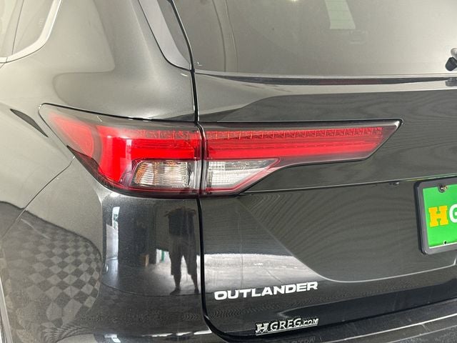 2022 Mitsubishi Outlander SE