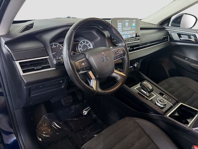 2022 Mitsubishi Outlander Black Edition
