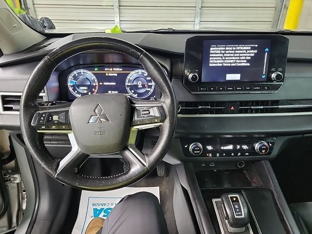 2023 Mitsubishi Outlander SE