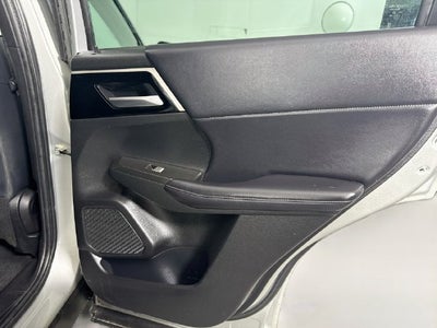 2023 Mitsubishi Outlander SE
