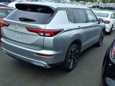 2023 Mitsubishi Outlander SE