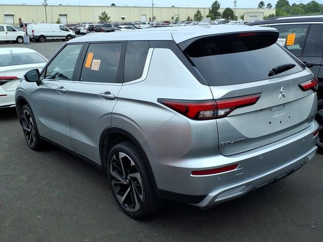 2023 Mitsubishi Outlander SE
