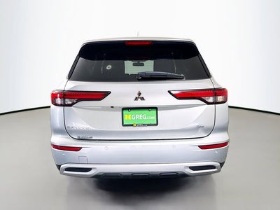2024 Mitsubishi Outlander SE