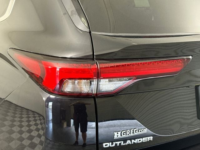 2024 Mitsubishi Outlander SE