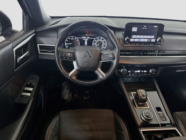 2022 Mitsubishi Outlander Black Edition
