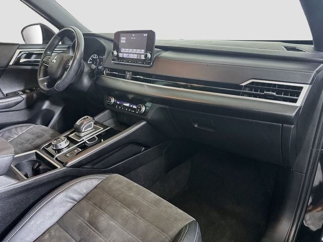 2022 Mitsubishi Outlander Black Edition
