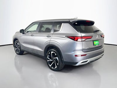 2022 Mitsubishi Outlander SE