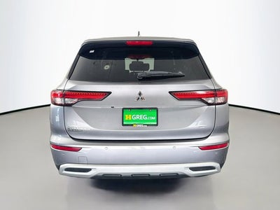 2022 Mitsubishi Outlander SE