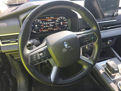 2023 Mitsubishi Outlander SE