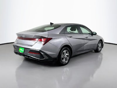 2025 Hyundai Elantra SE