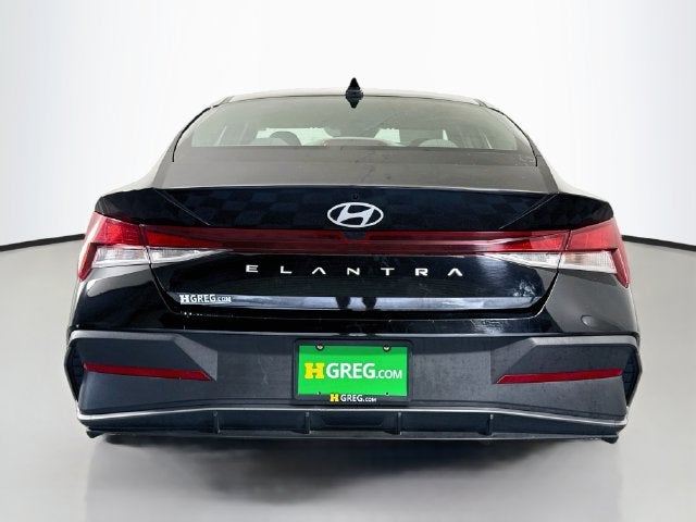 2024 Hyundai Elantra SE
