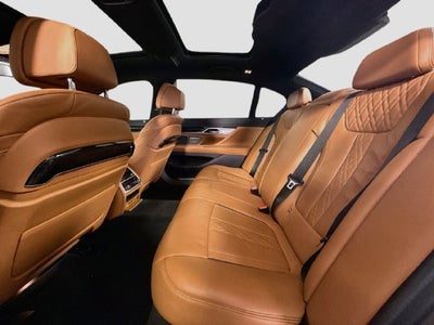 2022 BMW 7 Series 740i