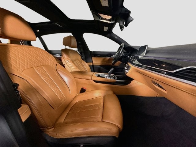 2022 BMW 7 Series 740i