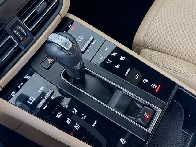 2023 Porsche Macan Base