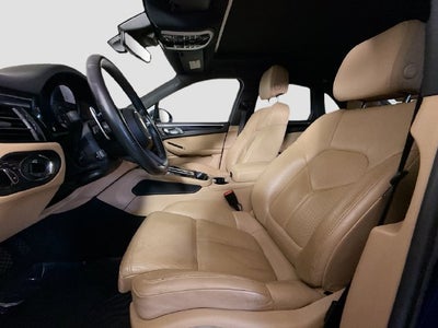 2023 Porsche Macan Base