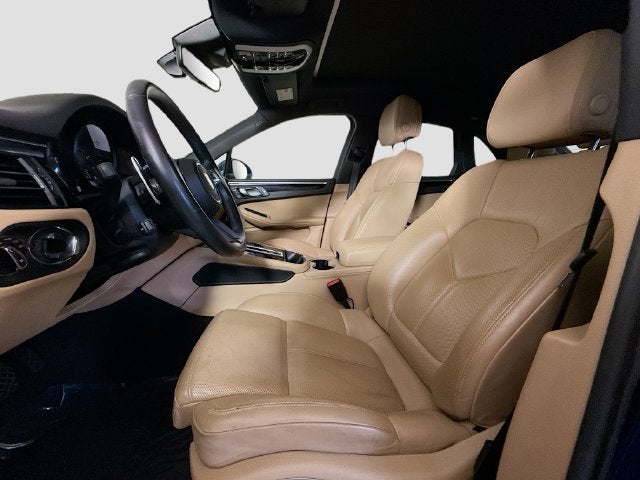 2023 Porsche Macan Base