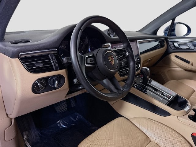 2023 Porsche Macan Base