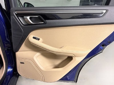 2023 Porsche Macan Base