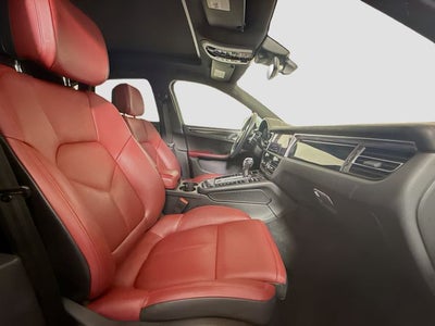 2023 Porsche Macan Base