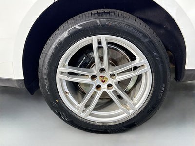 2023 Porsche Macan Base