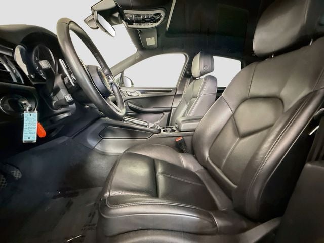 2022 Porsche Macan Base