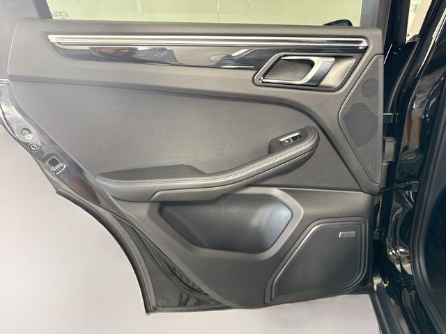2022 Porsche Macan Base